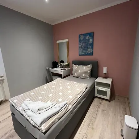 Yanev Apartmán *